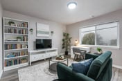 New Remodeled Private 1BR Downtown - 4