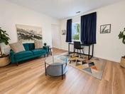 Lovely 1BR Private Downtown Hub - 10