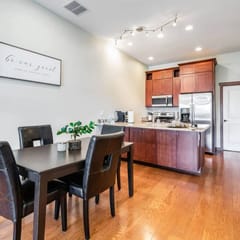<1 mi to Dome | 3BD 2.5BA | Townhouse | Garage -22