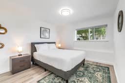 New Remodeled 1BR/1BA in DT Tacoma - 1 - Image 4