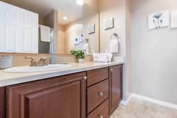 Best DT Tacoma Townhome by UW w/ Garage - For 6 - Image 3