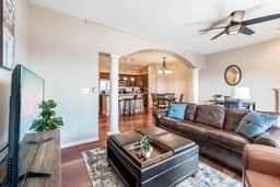 Best DT Tacoma Townhome by UW w/ Garage - For 6 - Image 4