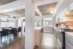 Prime DT Tacoma Penthouse 3BD/3.5BA by Pac Ave - Image 5