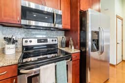 <1 mi to Dome | 3BD 2.5BA | Townhouse | Garage -24 - Image 4