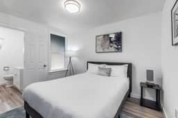 Fresh 1BR/1BA in Downtown Tacoma - 8 - Image 3
