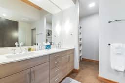 Modern, Lux Tacoma 2BR/2BA Fit for Long Term - 21 - Image 5