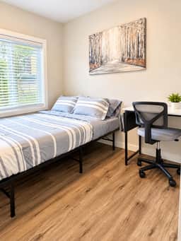 Modern 2BR Beacon Hill Home W/ Parking - B - Image 3