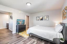 Charming Downtown Studio Near Hospitals - Unit 9 - Image 2