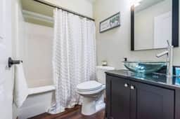 <1 mi to Dome | 3BD 2.5BA | Townhouse | Garage -20 - Image 4