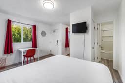 Remodeled Studio in Heart of DT Tacoma - 5 - Image 4