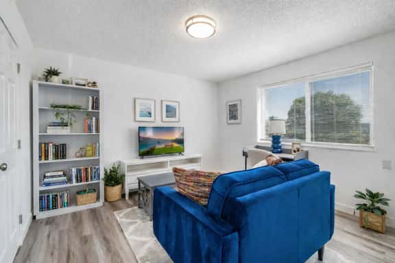Fresh 1BR/1BA in Downtown Tacoma - 8 - Image 1