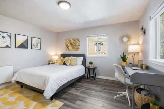 Charming Downtown Studio Near Hospitals - Unit 9 - Image 1