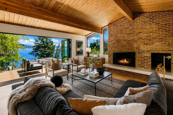 Modern 5BR Lakefront Retreat - Image 1