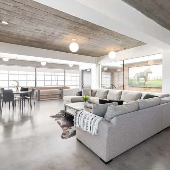 Prime DT Tacoma Penthouse 3BD/3.5BA by Pac Ave - Image 1