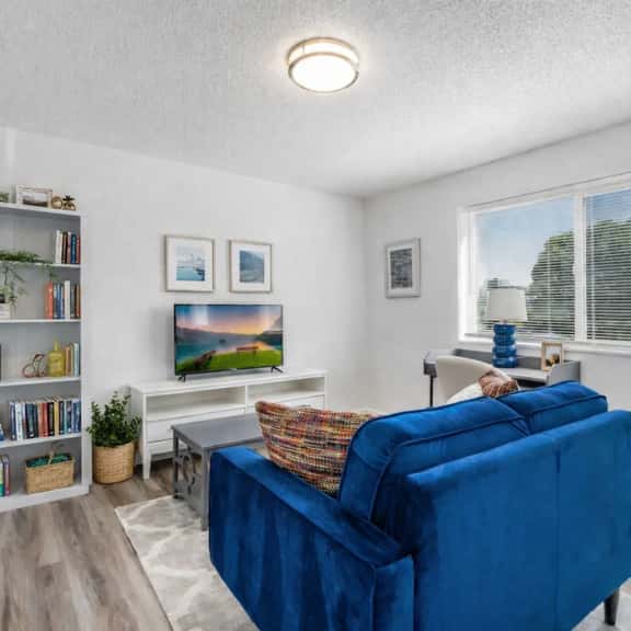 Fresh 1BR/1BA in Downtown Tacoma - 8 - Image 1