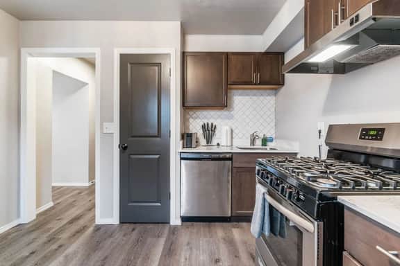 Lovely Private Studio Freshly Renovated Downtown 7 - Image 3