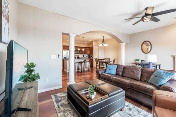 Best DT Tacoma Townhome by UW w/ Garage - For 6 - Image 4