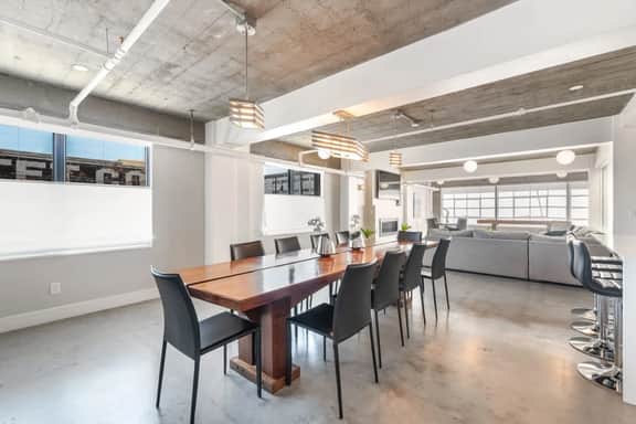 Prime DT Tacoma Penthouse 3BD/3.5BA by Pac Ave - Image 2
