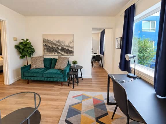 Lovely 1BR Private Downtown Hub - 10 - Image 2