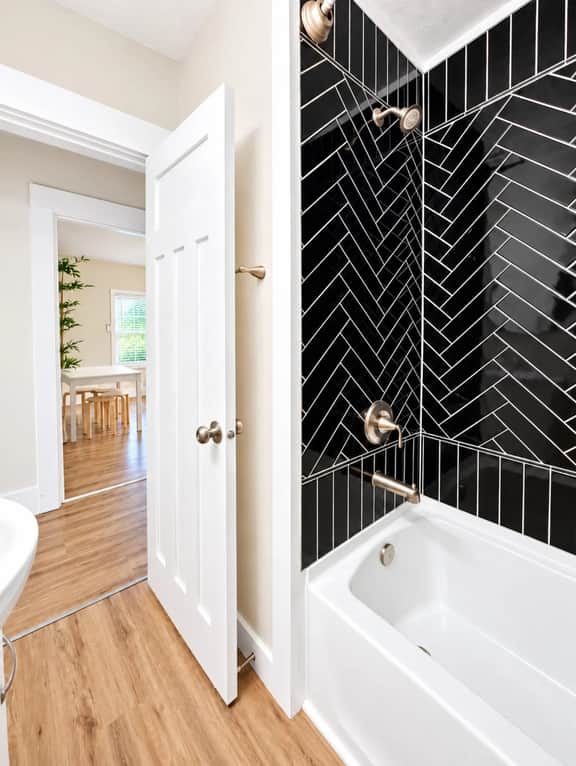 Modern 2BD/1BA Beacon Hill Home W/ AC - A1 - Image 5
