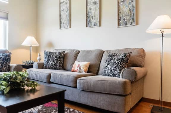 <1 mi to Dome | 3BD 2.5BA | Townhouse | Garage -22 - Image 2