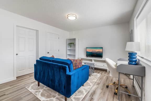Fresh 1BR/1BA in Downtown Tacoma - 8 - Image 4