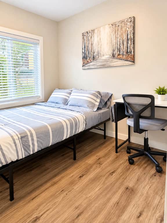 Modern 2BR Beacon Hill Home W/ Parking - B - Image 3