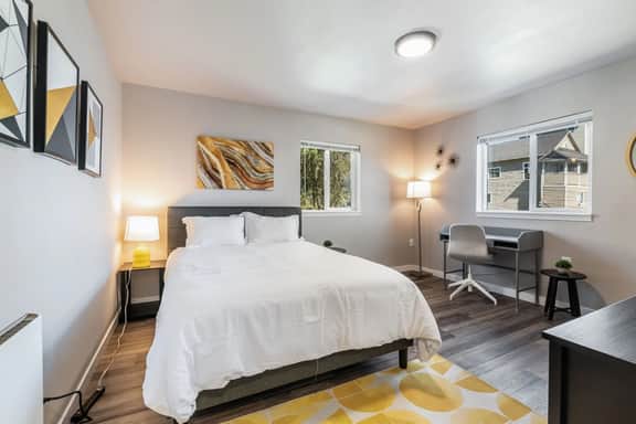 Charming Downtown Studio Near Hospitals - Unit 9 - Image 4