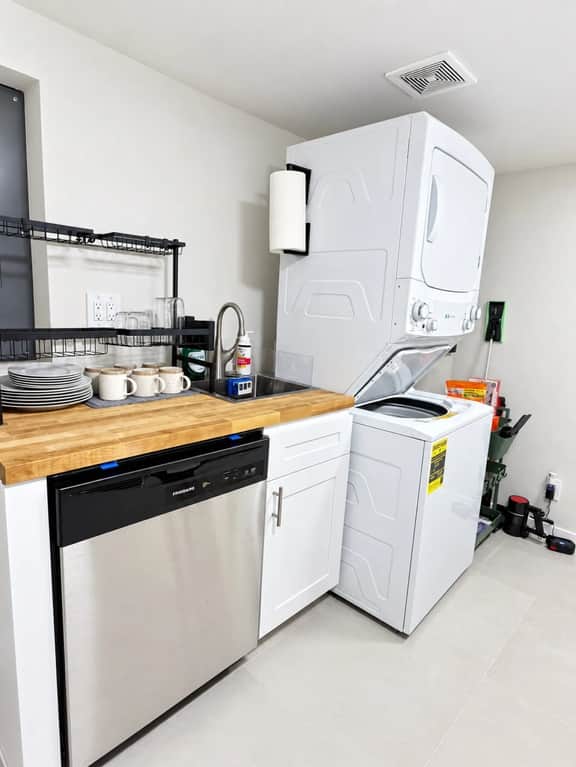 Modern 2BD/1BA Beacon Hill Home - A2 - Image 3